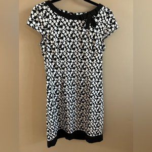 Black and white printed dress-Size 7 - Used but good condition